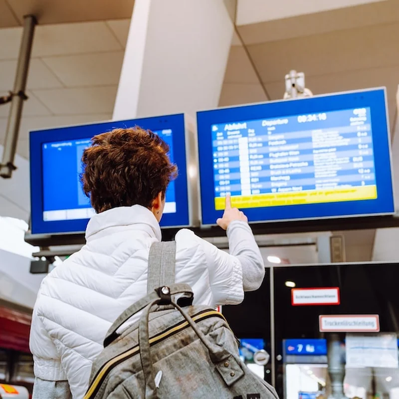 Jak dojechać z lotniska El Prat do centrum Barcelony?