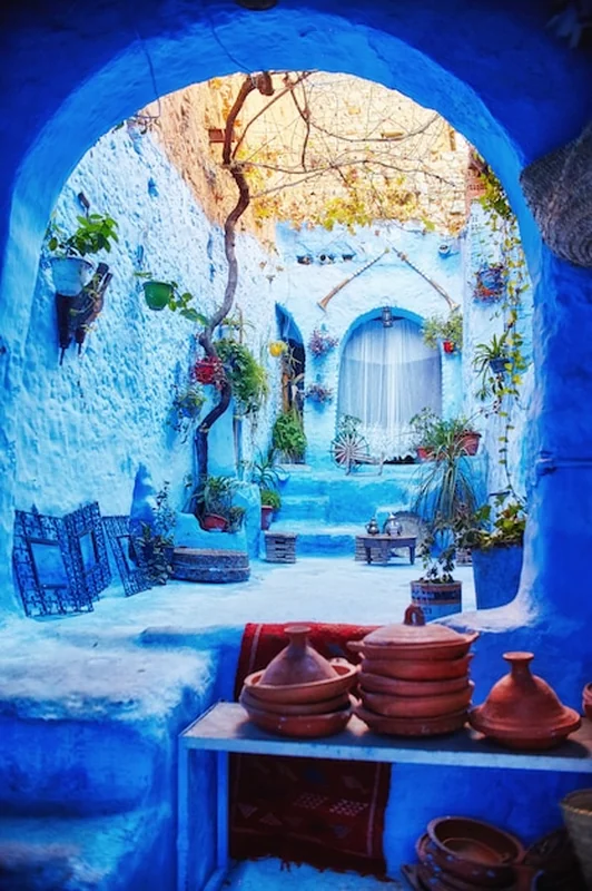 Maroko - niebieskie miasto Chefchaouen z ulicami